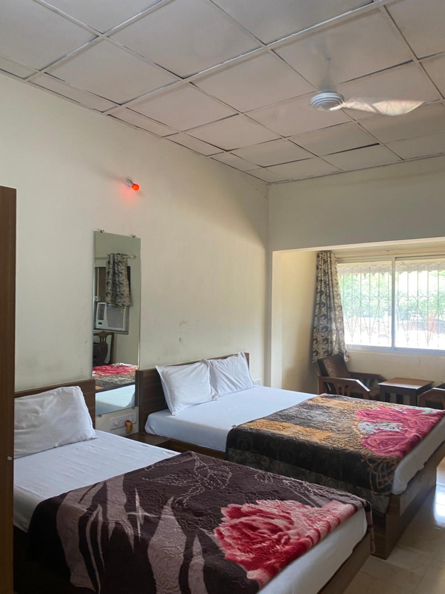 Jewel Resort Lonavala Eksteriør bilde