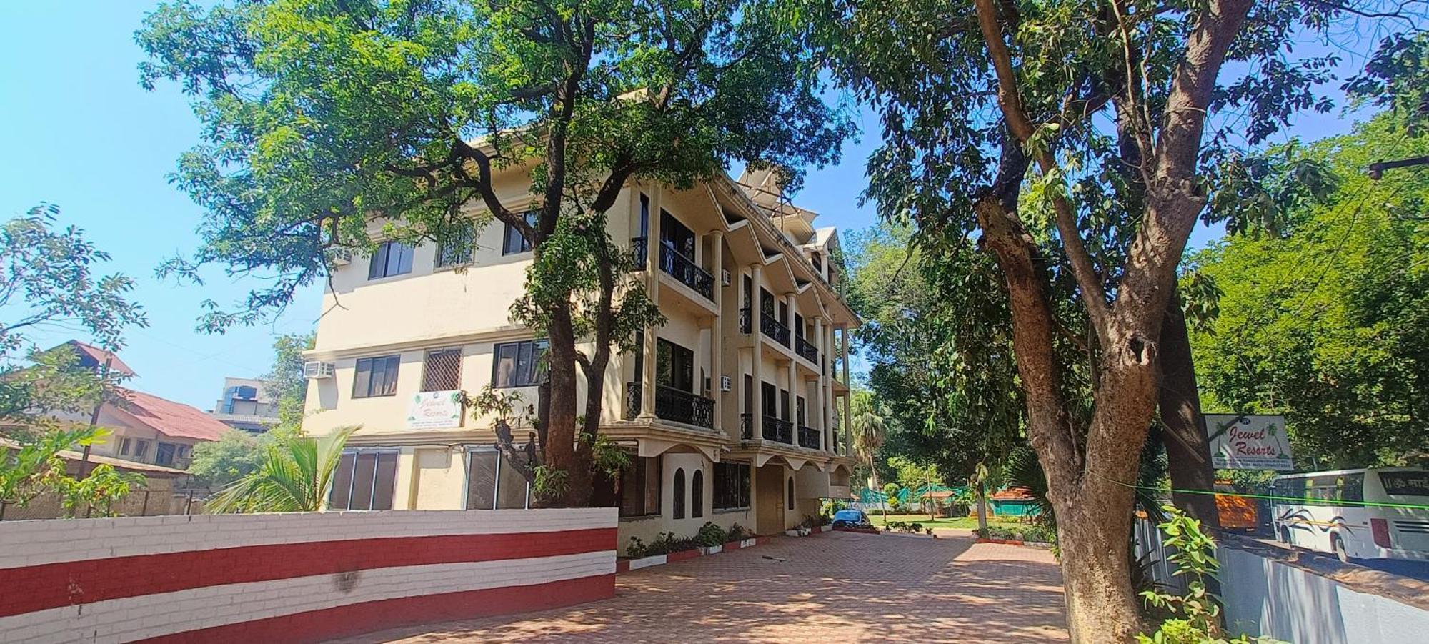 Jewel Resort Lonavala Eksteriør bilde